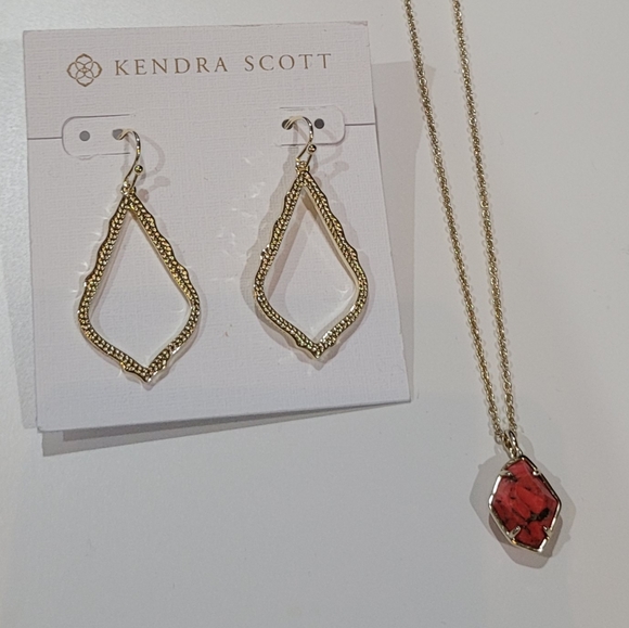 Kendra Scott Bundle Set Necklace , Earrings ,Bracelet 14k Gold Plated over brass - Picture 10 of 10
